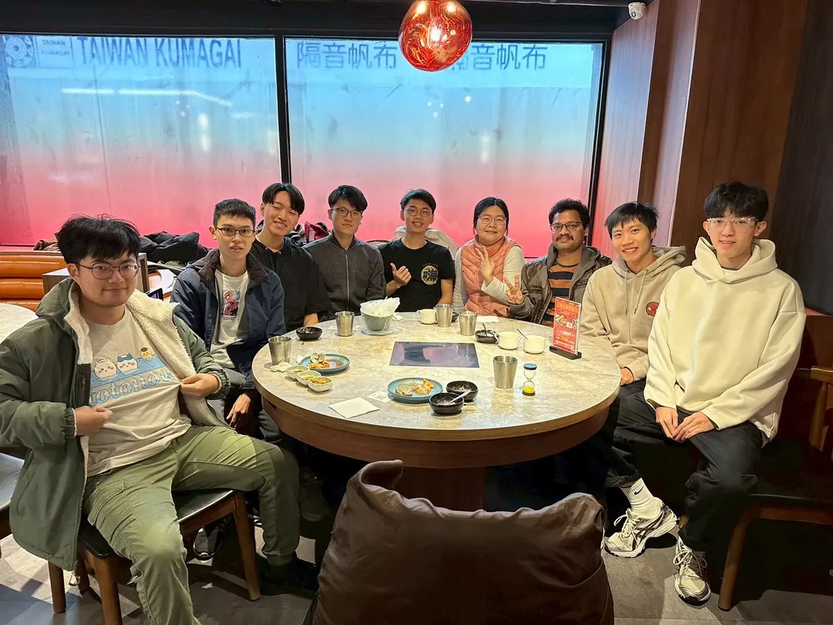 實驗室聚餐照片 2