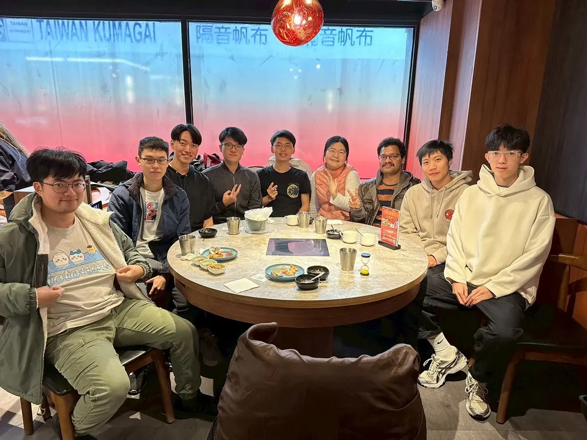 實驗室聚餐照片 3